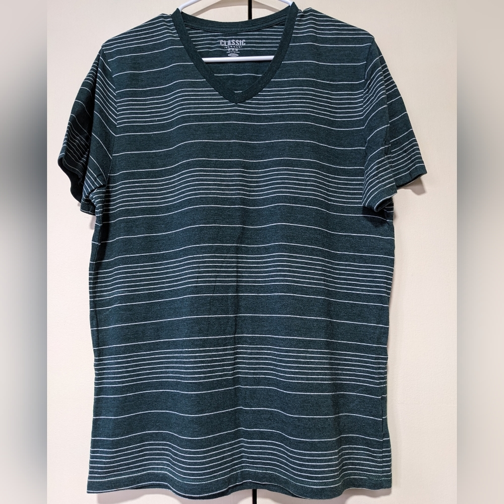 Men's Old Navy v-neck tee, medium, green
